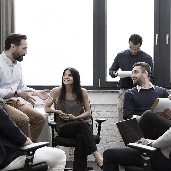 معرفی گروه مرکزی معامله‌گران: ماموریت و چشم‌انداز ما در بازارهای بین‌الملل