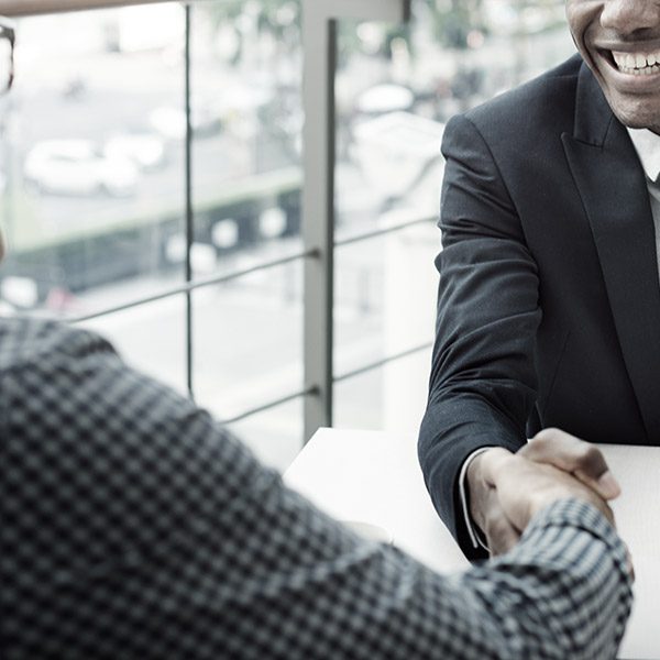 معرفی گروه مرکزی معامله‌گران: ماموریت و چشم‌انداز ما در بازارهای بین‌الملل